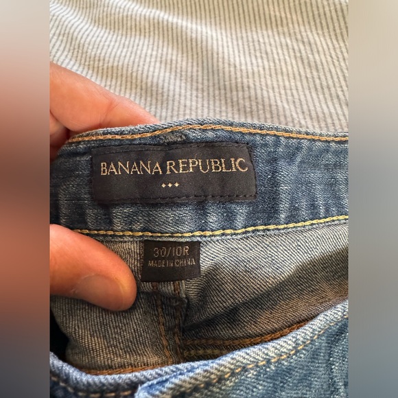 3 for $30 Banana Republic Blue Denim Capris - Picture 3 of 9